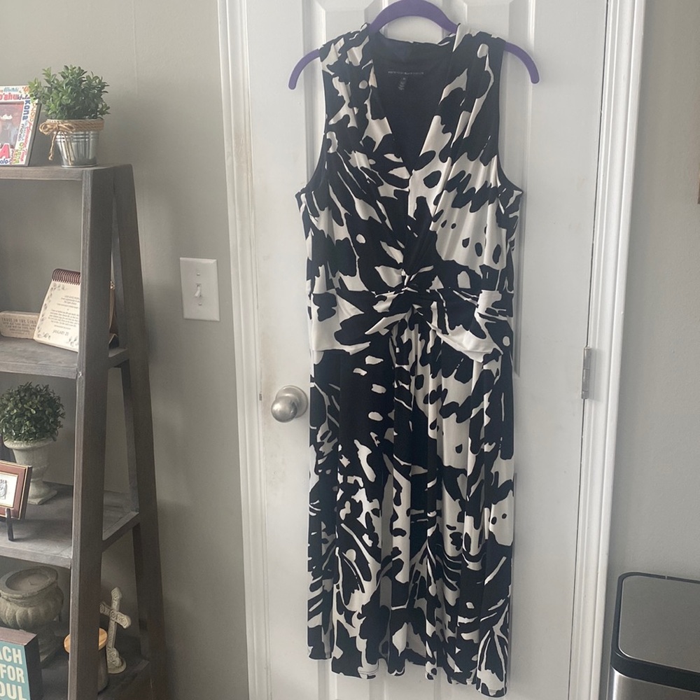 White House Black Market sleeveless elastic waist dress